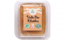 New Tree Vada Pav Khakhra   Box  180 grams